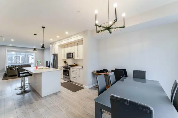 Calgary, AB T3J1R6,739 Savanna LNDG NE