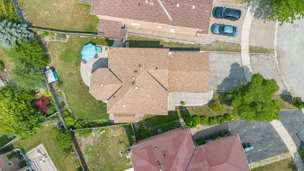 Mississauga, ON L5V 1G9,4806 Crystal Rose DR S