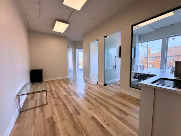 Mississauga, ON L5G 1G7,230 Lakeshore RD E #212