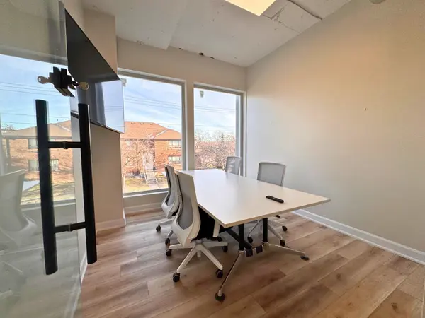 Mississauga, ON L5G 1G7,230 Lakeshore RD E #212