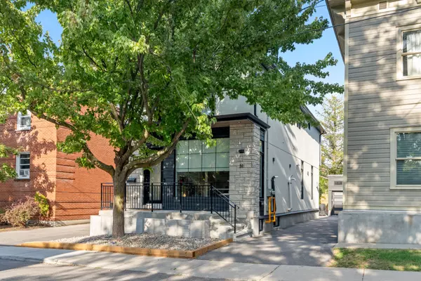 New Edinburgh - Lindenlea, ON K1M 1G1,31 Commanda WAY #B