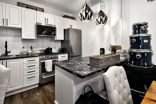 Collingwood, ON L9Y 3N9,32 ST PAUL ST