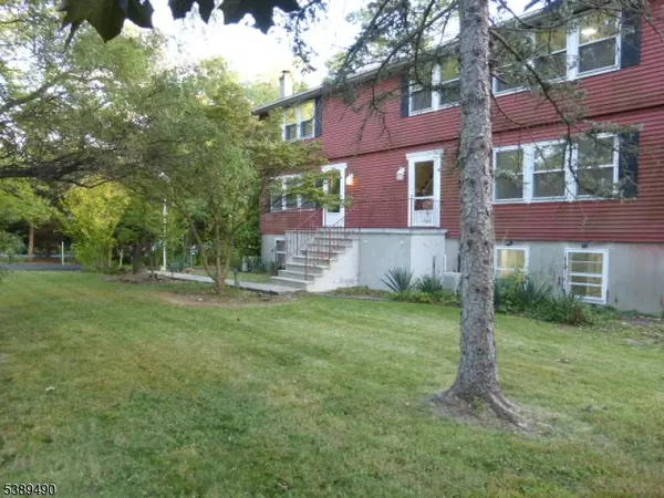 Hanover Twp., NJ 07981,11 Woodland Ave #2