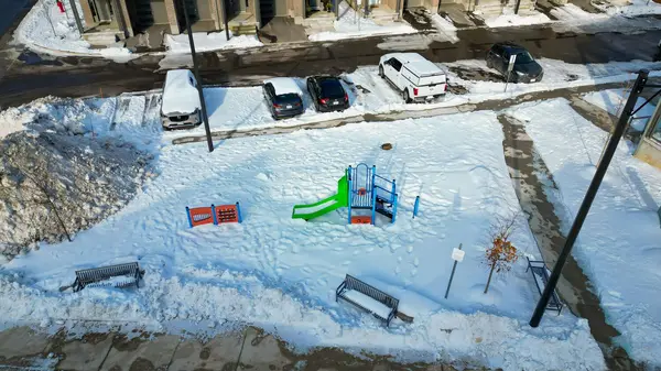 Kitchener, ON N2R 0R9,205 West Oak TRL #16