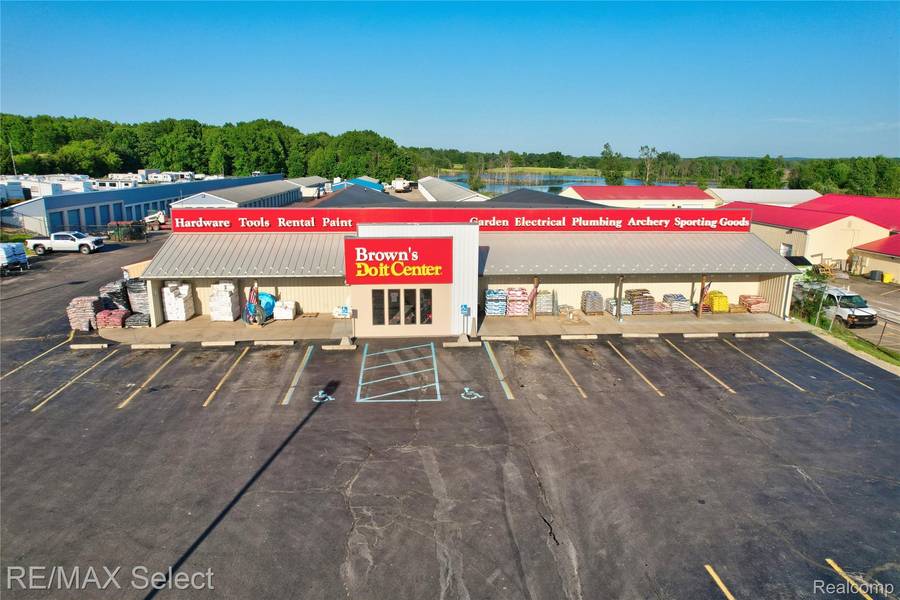 7281 S State RD, Goodrich, MI 48438