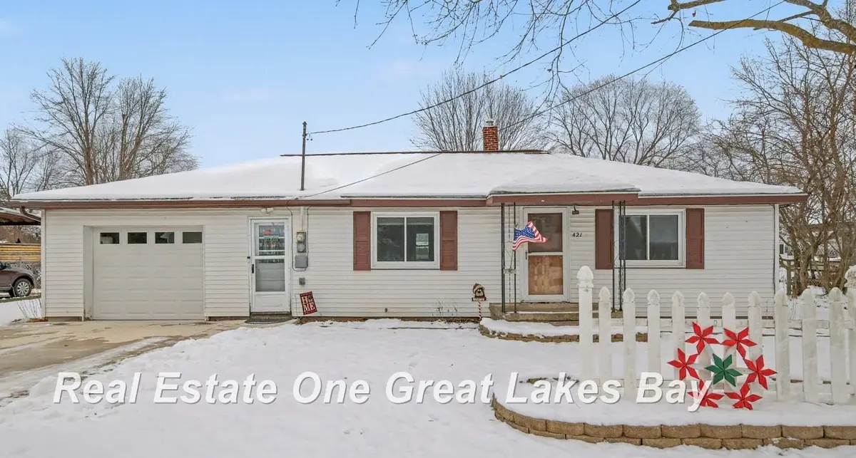 421 S Parsons ST, Merrill, MI 48637