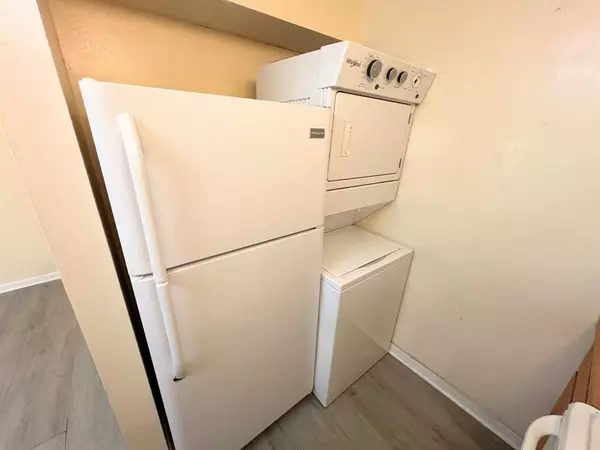 Coral Springs, FL 33071,843 Twin Lakes Dr #30B