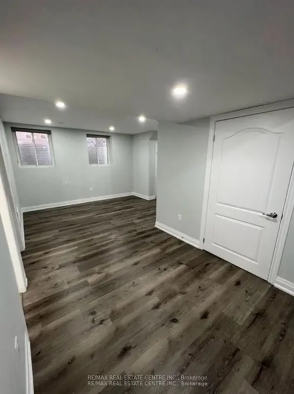 Caledon, ON L7C 4H6,23 Neil Promenade