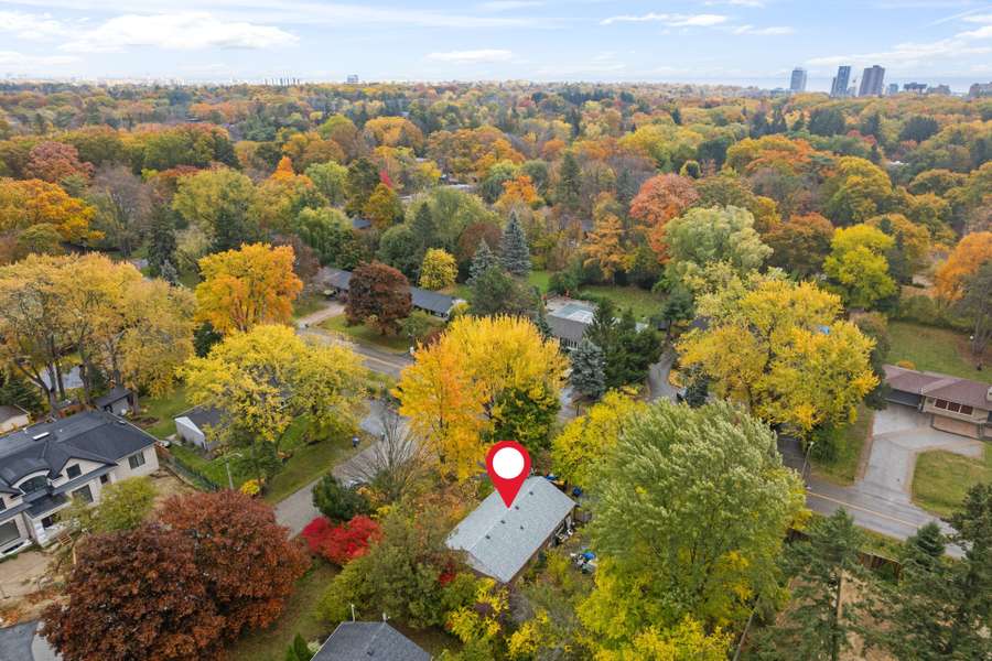 1610 Magenta CT, Mississauga, ON L5G 3A7