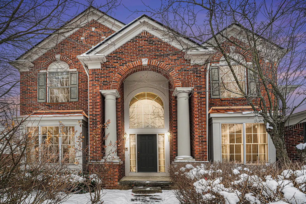 Northville, MI 48168,45247 OAK FOREST DR