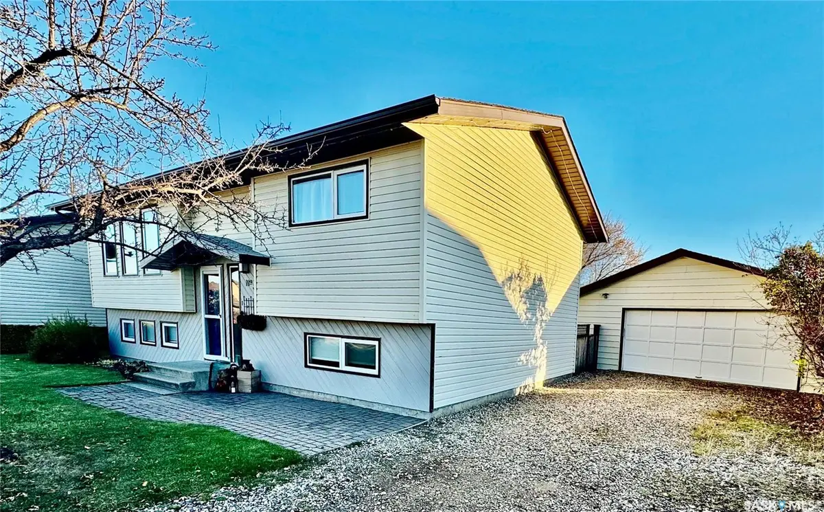 38 Howard CRESCENT, Lanigan, SK S0K 2M0