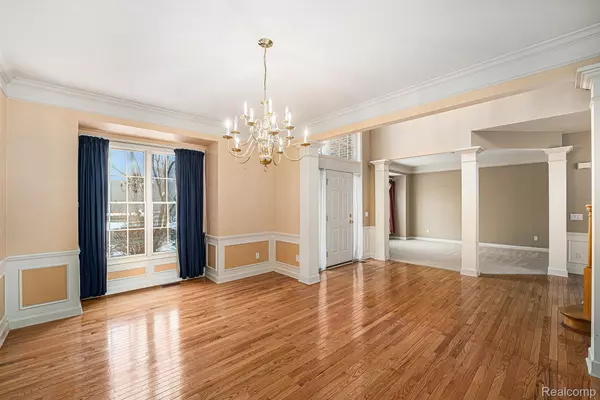 Northville, MI 48168,45247 OAK FOREST DR