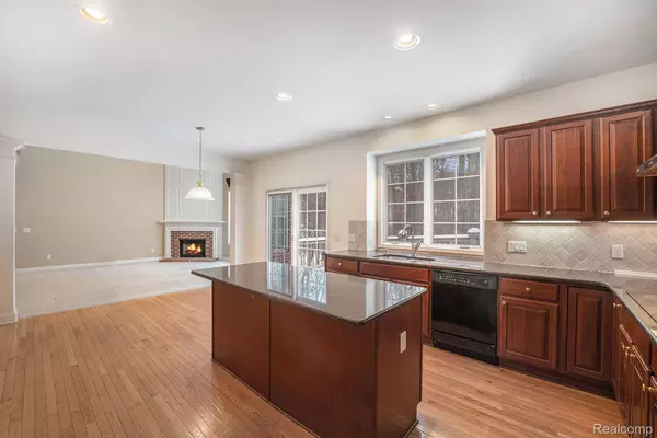 Northville, MI 48168,45247 OAK FOREST DR