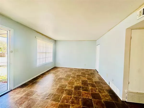 Dallas, TX 75211,2567 Wood Valley Drive