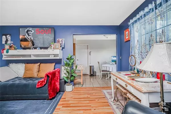 Staten Island, NY 10314,120 Devon LOOP #6