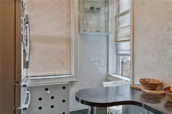 Brooklyn, NY 11223,602 Avenue T #6A