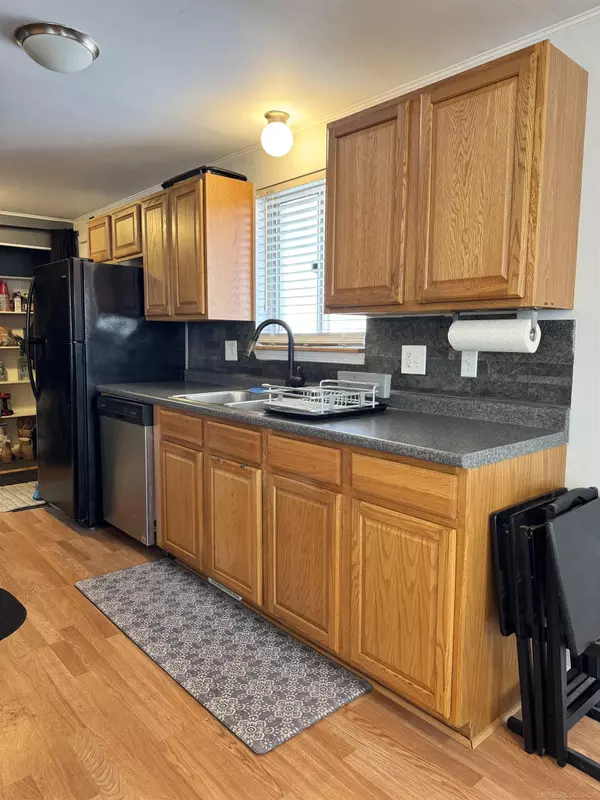 Mount Clemens, MI 48043,122 Meadle ST