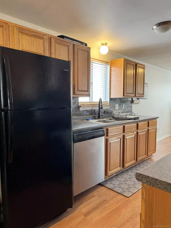 Mount Clemens, MI 48043,122 Meadle ST