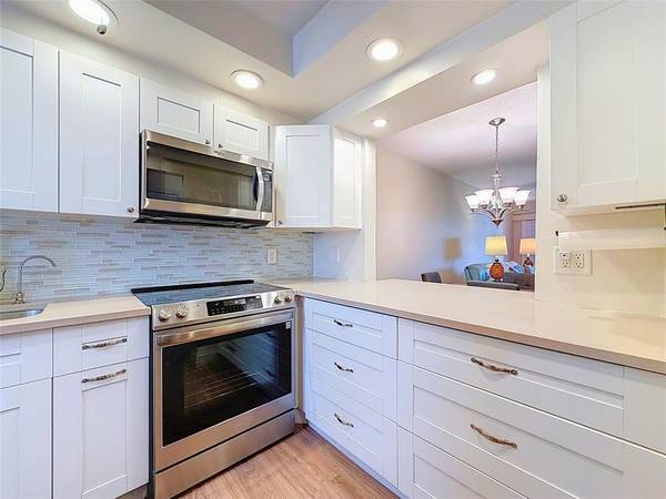 Lighthouse Point, FL 33064,2050 NE 39th St #110