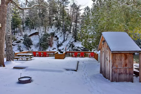 Wasaga Beach, ON L9Z 2T6,181 KNOX RD E