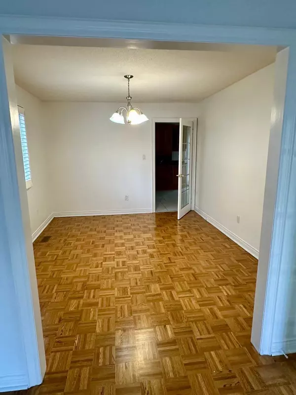 Burlington, ON L7P 4N5,2178 Bader CRES