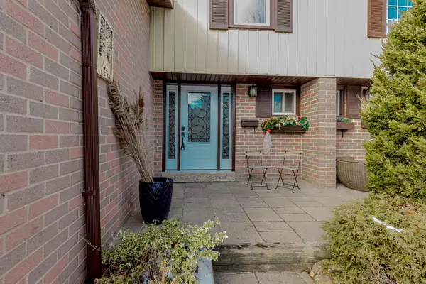 Mississauga, ON L5N 1Z2,7227 Joliette CRES