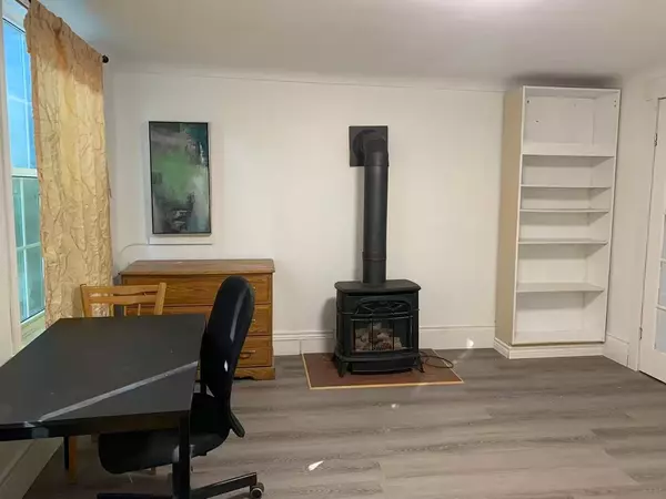 Kingston, ON K7L 3E7,123 Bagot ST