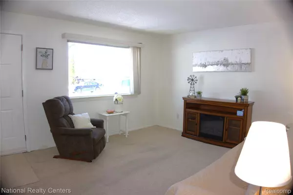 Dearborn Heights, MI 48127,8074 Nightingale ST