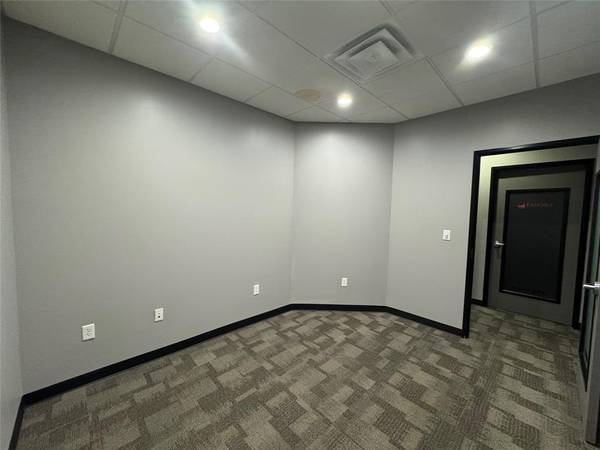 Burleson, TX 76028,120 S Main Street #221