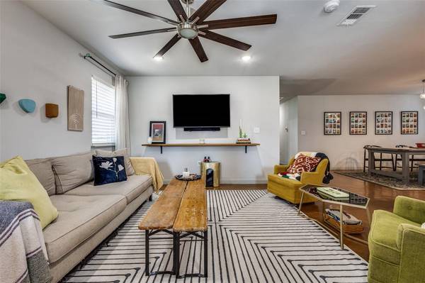 Denison, TX 75020,409 W Johnson Street