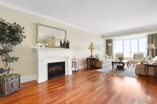 Toronto C15, ON M2K 3E5,660 Sheppard AVE E #1403