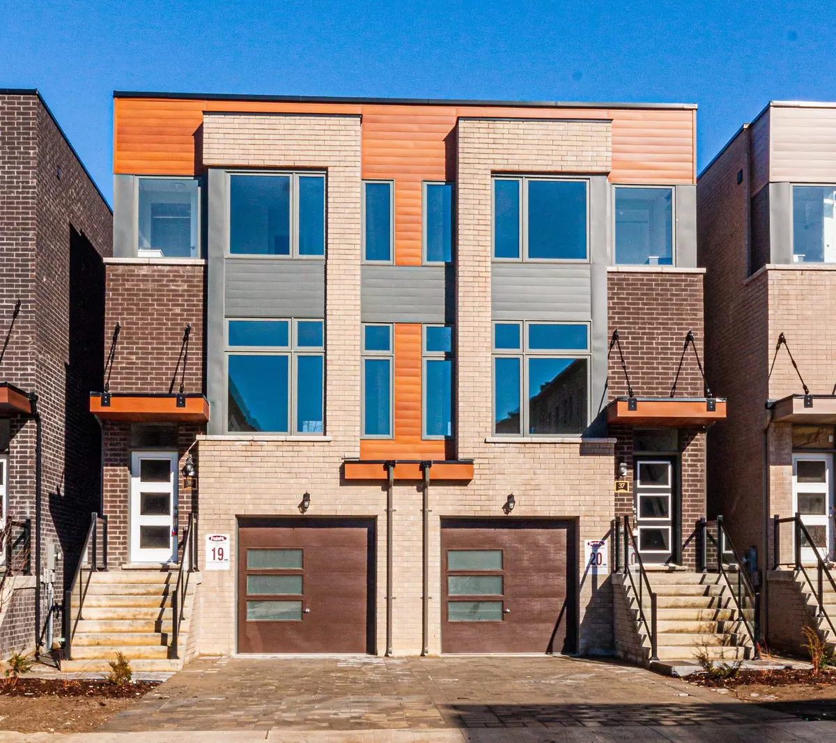 Toronto W04, ON M6L 0A5,37 Wild Rose GDNS #2