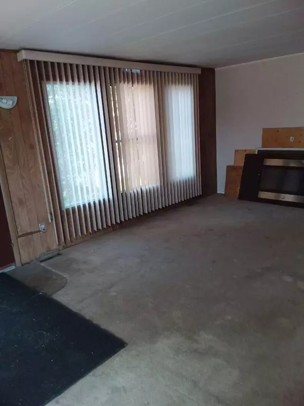 Calgary, AB T2A 0W6,6220 17 AVE SE #126