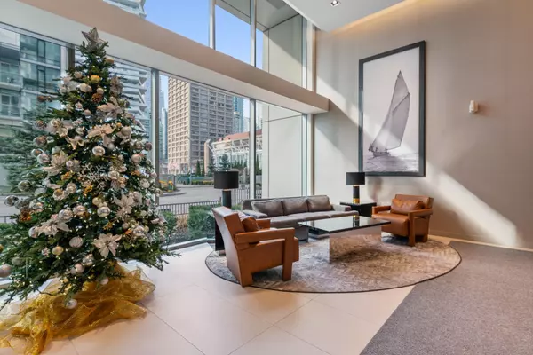 Toronto C01, ON M5E 0A5,39 Queens Quay E #827