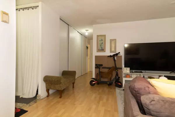 50 Lotherton Pathway #1115, Toronto W04, ON M6B 2G8