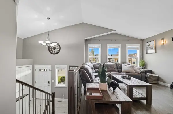 Red Deer, AB T4R 0R1,327 Lancaster DR