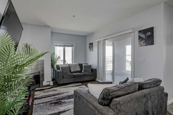 Airdrie, AB T4A 0G5,604 East Lake BLVD NE #1318