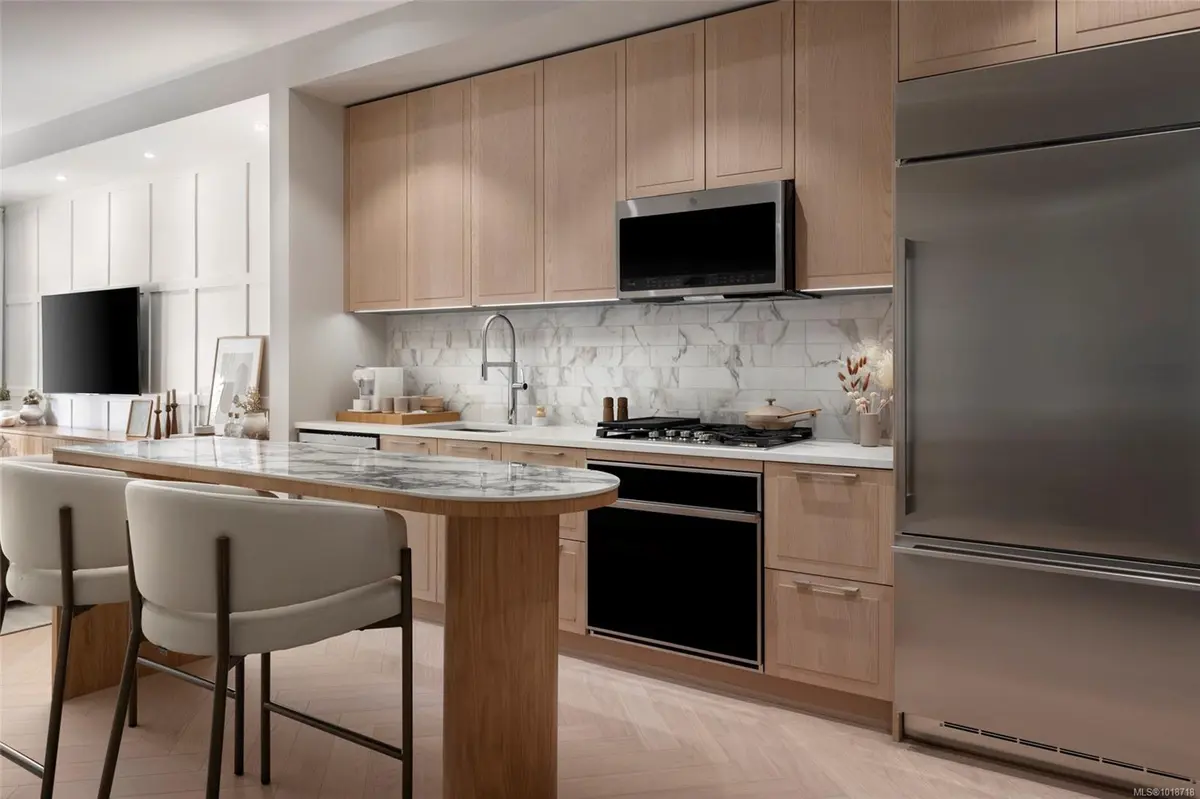 Esquimalt, BC V9A 0K5,427 Lampson St #103