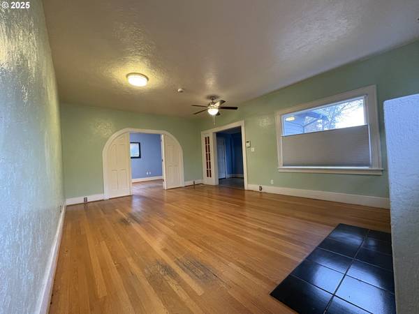 960/970 W 7TH AVE, Eugene, OR 97402