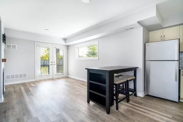 Collingwood, ON L9Y 0Y6,2 ANCHORAGE CRES #108