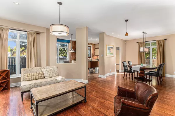 Cyrville - Carson Grove - Pineview, ON K1J 1E7,1386 Chicory PL