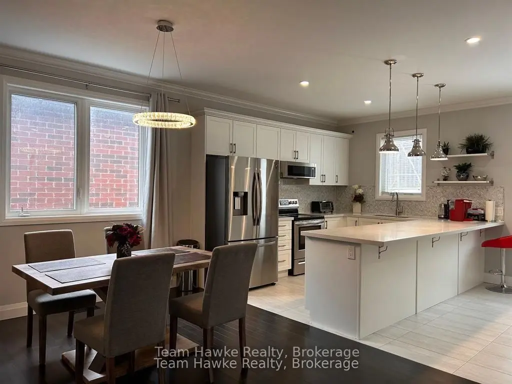 Barrie, ON L4N 6X8,152 Bishop DR