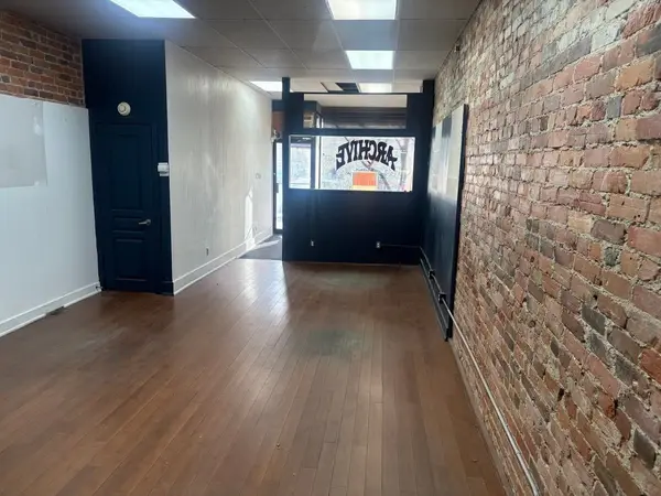 Toronto C01, ON M6K 1T5,1528 Dundas ST W