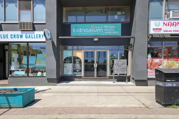 Toronto E01, ON M4L 1Z1,1328 Gerrard ST E #302