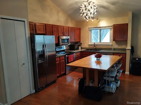 Wixom, MI 48393,1432 Pond View CT