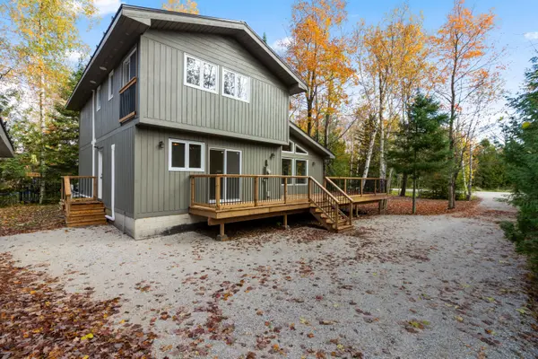 South Bruce Peninsula, ON N0H 2T0,40 Rolling Hills DR