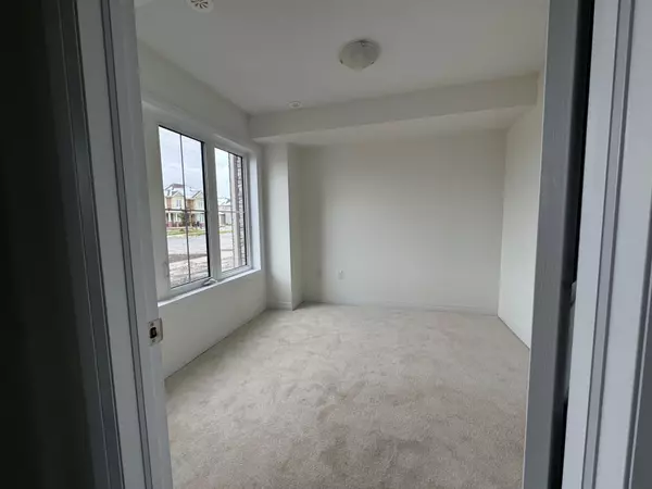 Thorold, ON L0S 1K0,5 Lilac LN