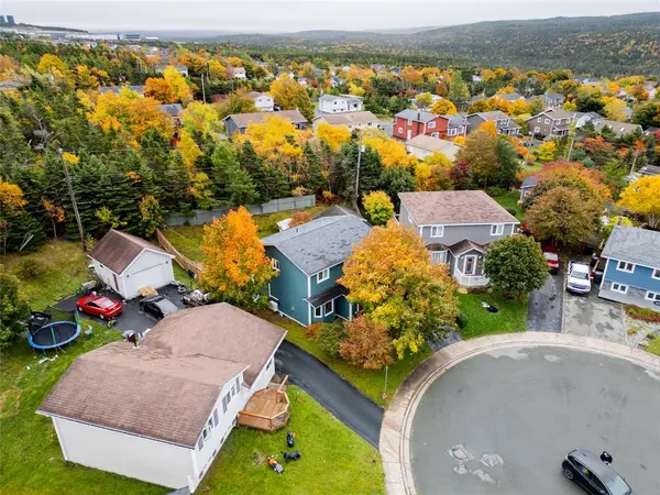 Conception Bay South, NL A1W 4R7,15 Starrigan Place