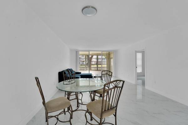 Tamarac, FL 33321,8321 Sands Point Blvd #101D