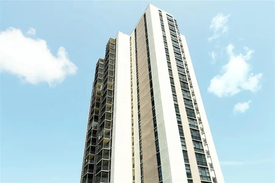 20379 W Country Club Dr #2234, Aventura, FL 33180